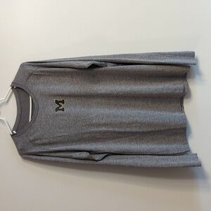 Lululemon Men's Michigan Wolverines Gray Long Sleeve Tech Shirt - Size L